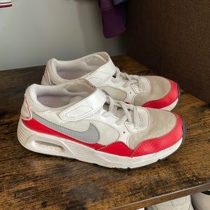 Nike Air (Big Kids), size: 3Y, is in good shape/condition!